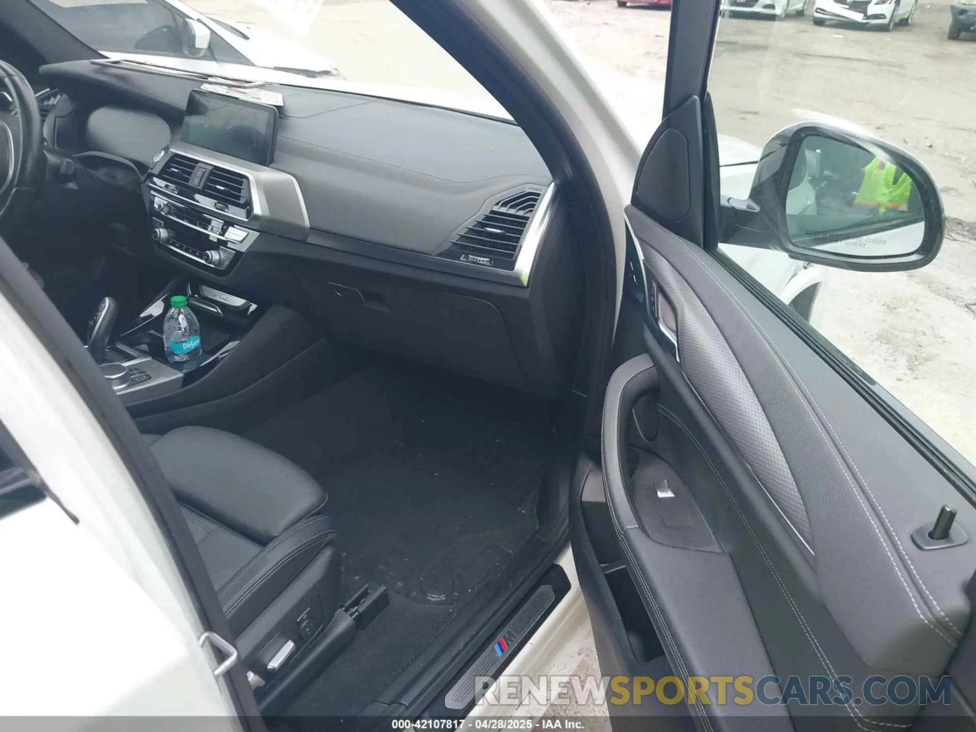 5 Photograph of a damaged car 5UXTY3C01L9C44244 BMW X3 2020