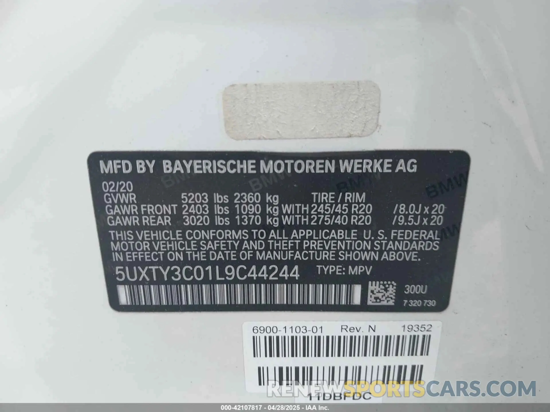 9 Photograph of a damaged car 5UXTY3C01L9C44244 BMW X3 2020