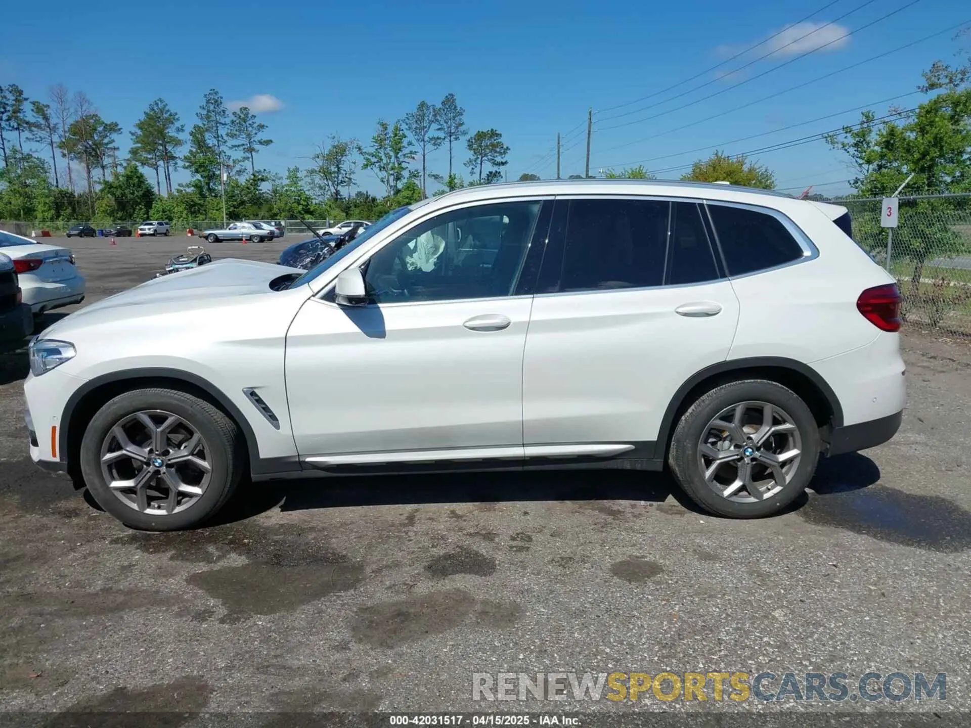 14 Photograph of a damaged car 5UXTY3C01L9D37085 BMW X3 2020
