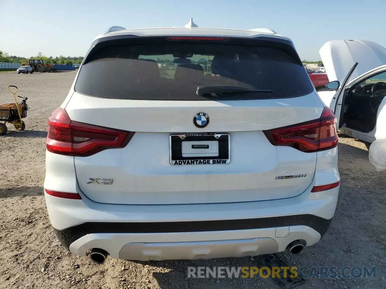 6 Photograph of a damaged car 5UXTY3C01LLU70834 BMW X3 2020