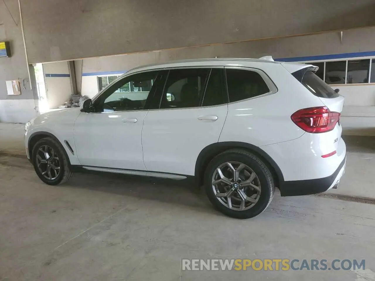 2 Photograph of a damaged car 5UXTY3C01LLU72387 BMW X3 2020