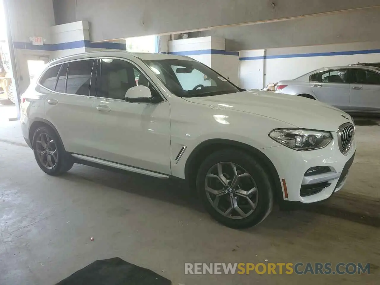 4 Photograph of a damaged car 5UXTY3C01LLU72387 BMW X3 2020