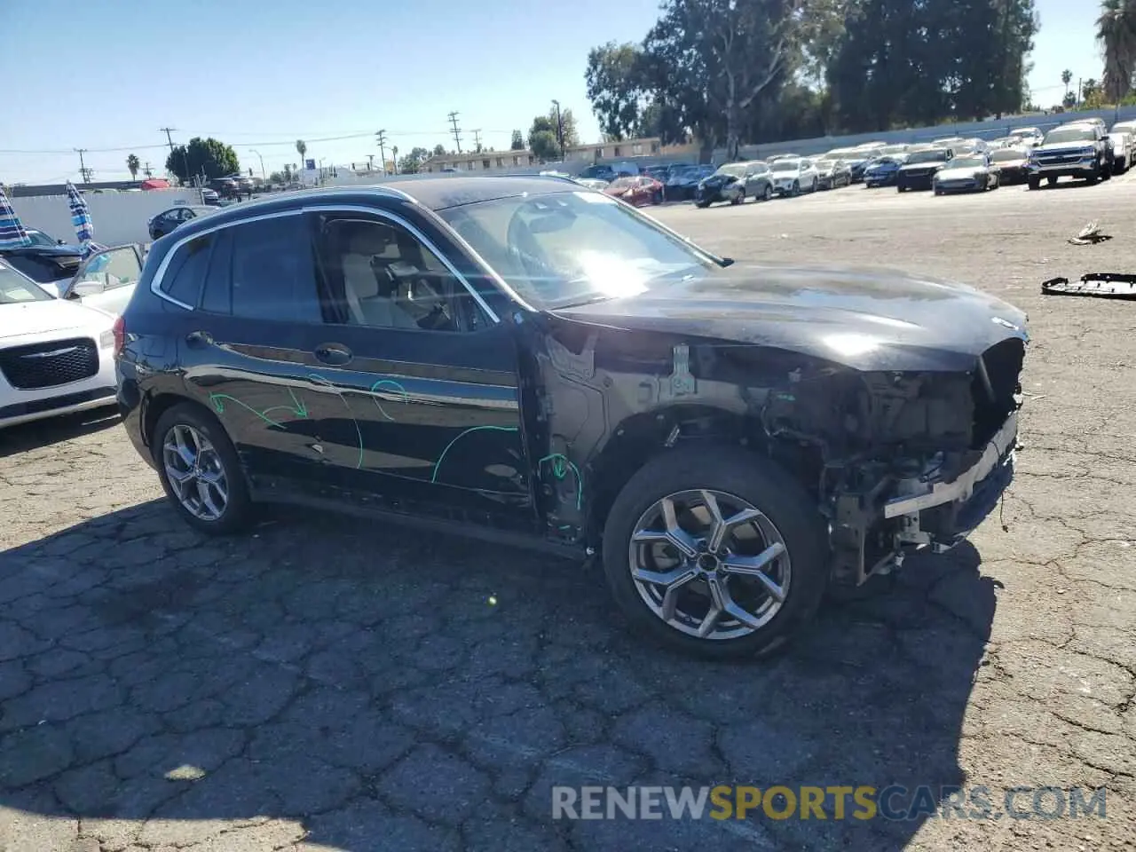 4 Photograph of a damaged car 5UXTY3C02L9C88561 BMW X3 2020