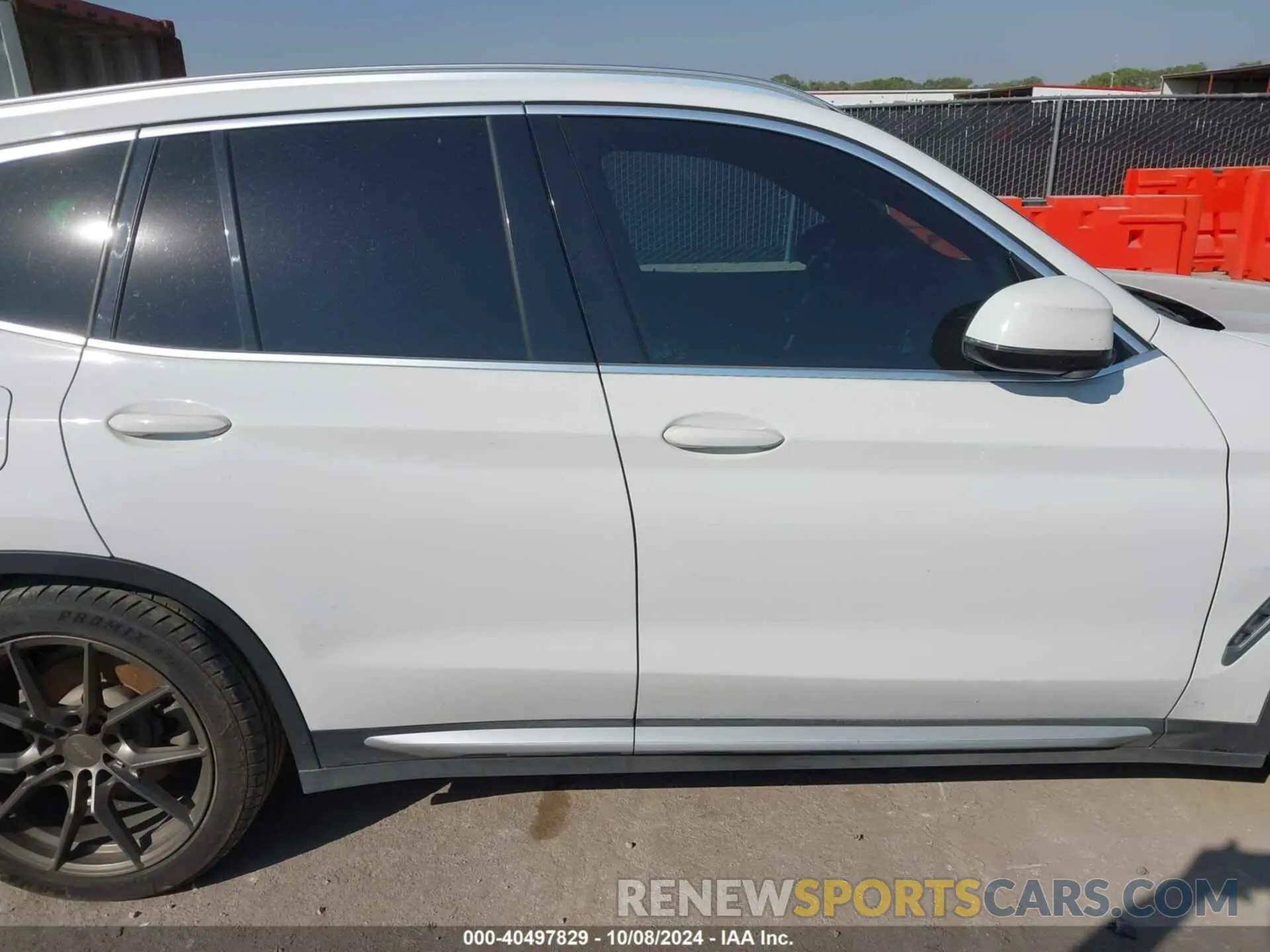 13 Photograph of a damaged car 5UXTY3C02LLU72575 BMW X3 2020