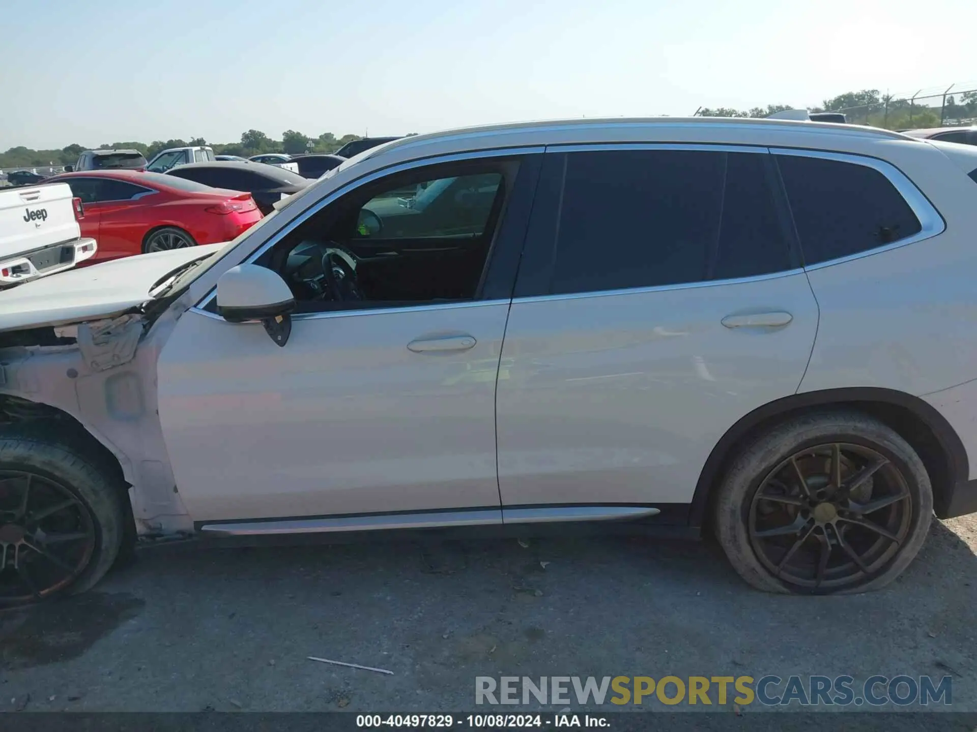14 Photograph of a damaged car 5UXTY3C02LLU72575 BMW X3 2020