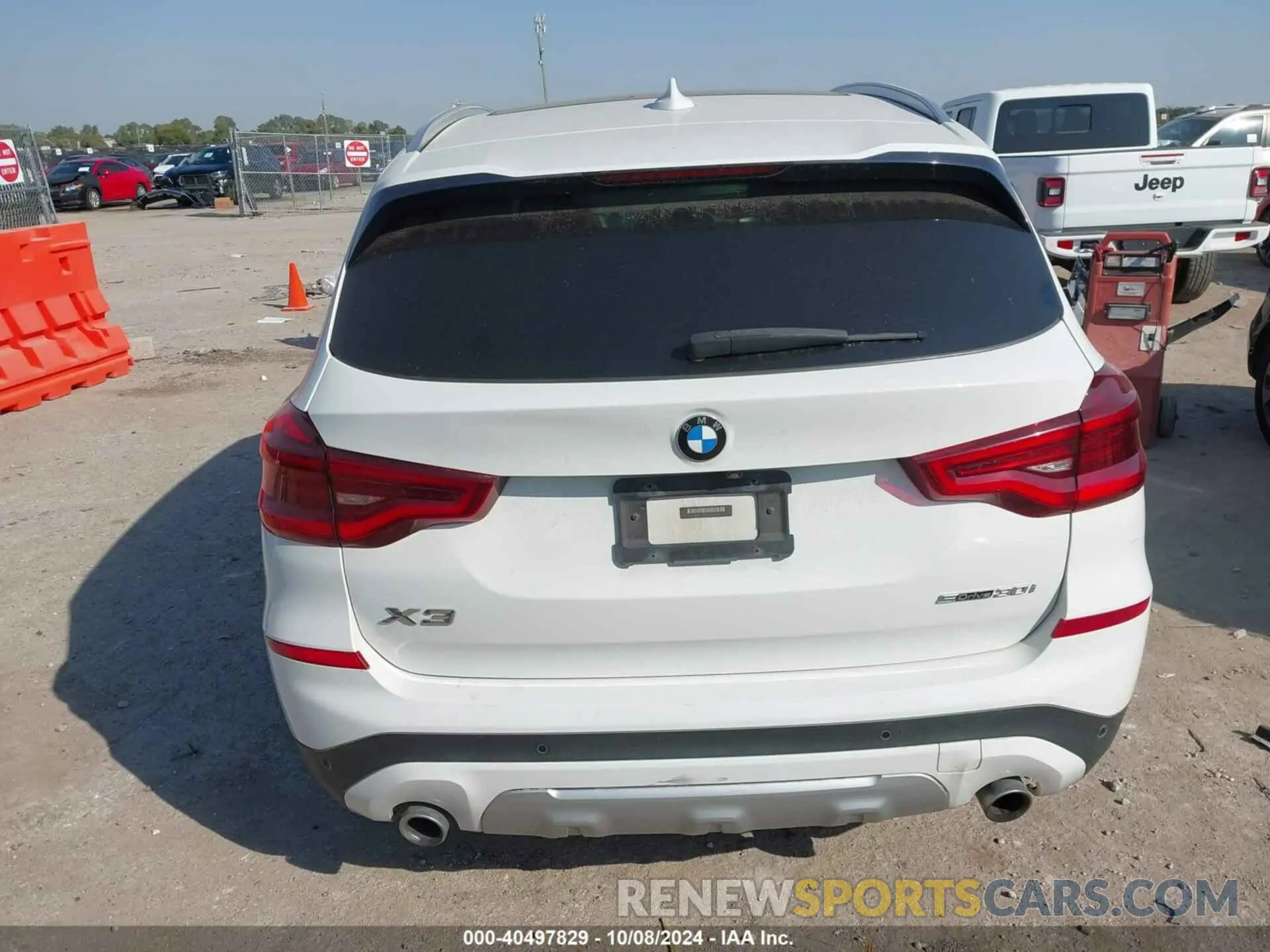 16 Photograph of a damaged car 5UXTY3C02LLU72575 BMW X3 2020