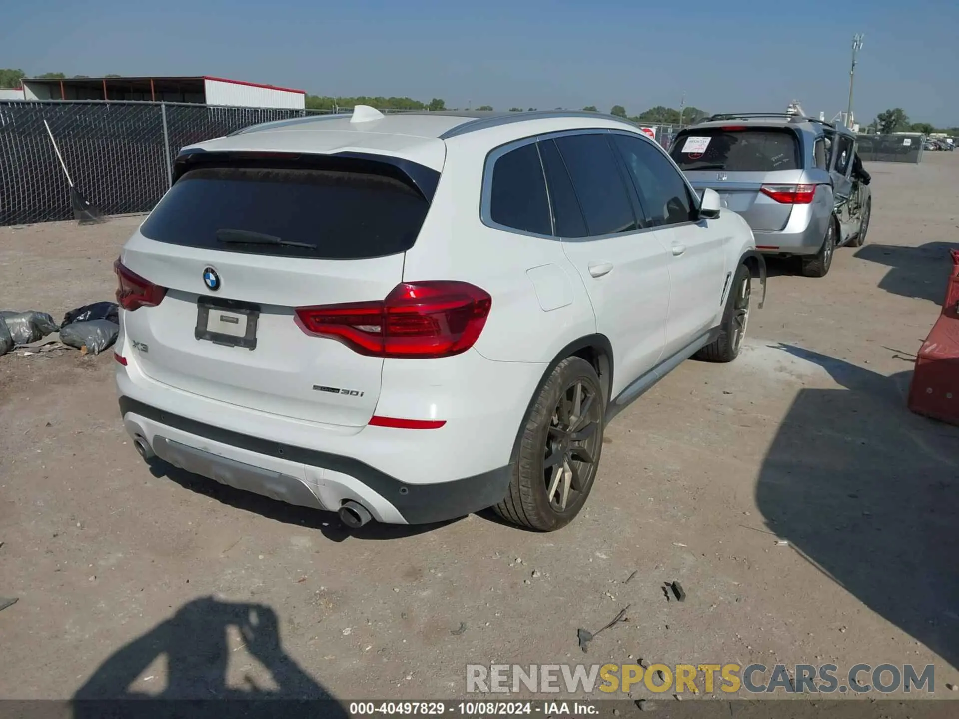 4 Photograph of a damaged car 5UXTY3C02LLU72575 BMW X3 2020