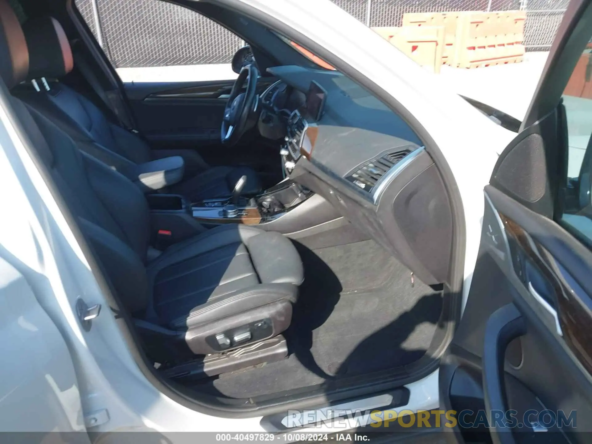 5 Photograph of a damaged car 5UXTY3C02LLU72575 BMW X3 2020
