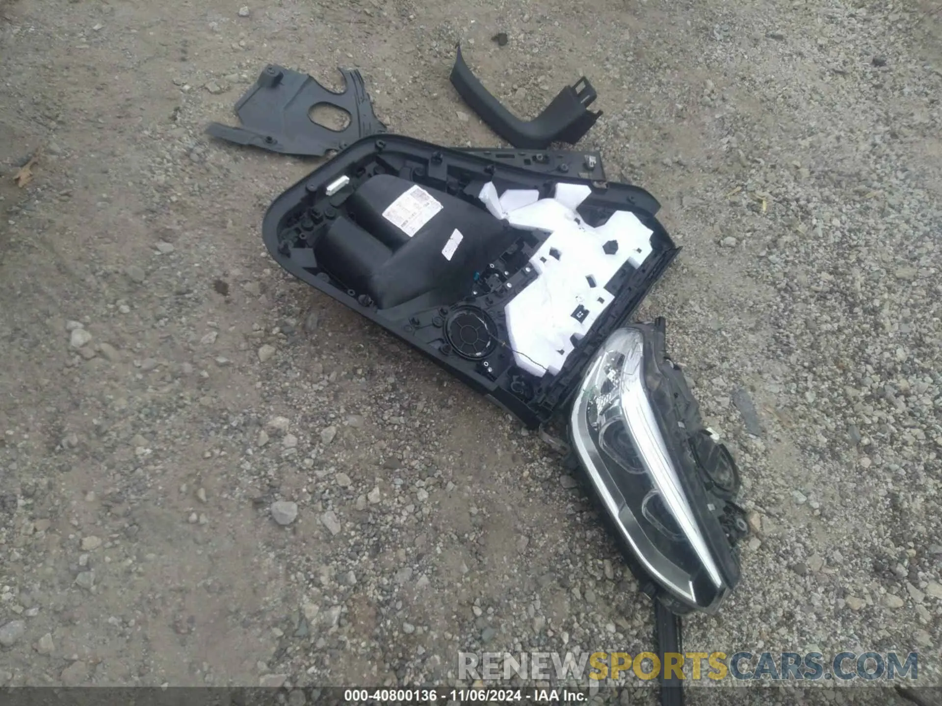 12 Photograph of a damaged car 5UXTY3C03L9B17706 BMW X3 2020