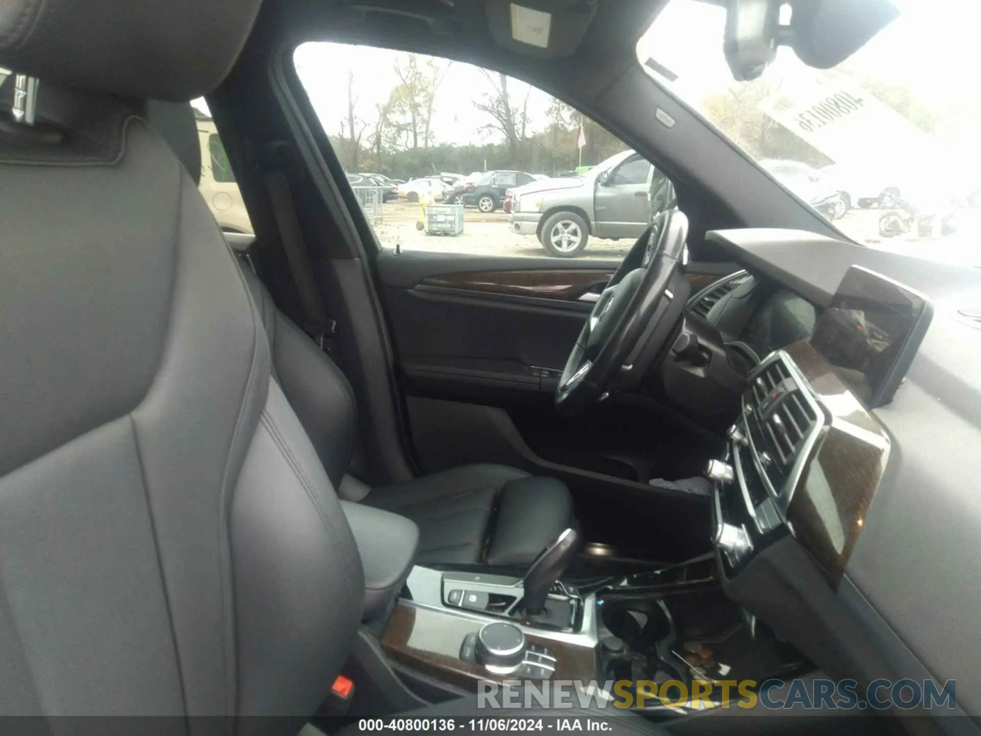 5 Photograph of a damaged car 5UXTY3C03L9B17706 BMW X3 2020