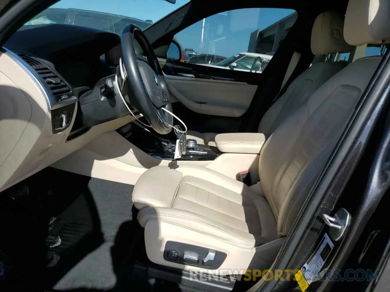 7 Photograph of a damaged car 5UXTY3C03L9D44524 BMW X3 2020