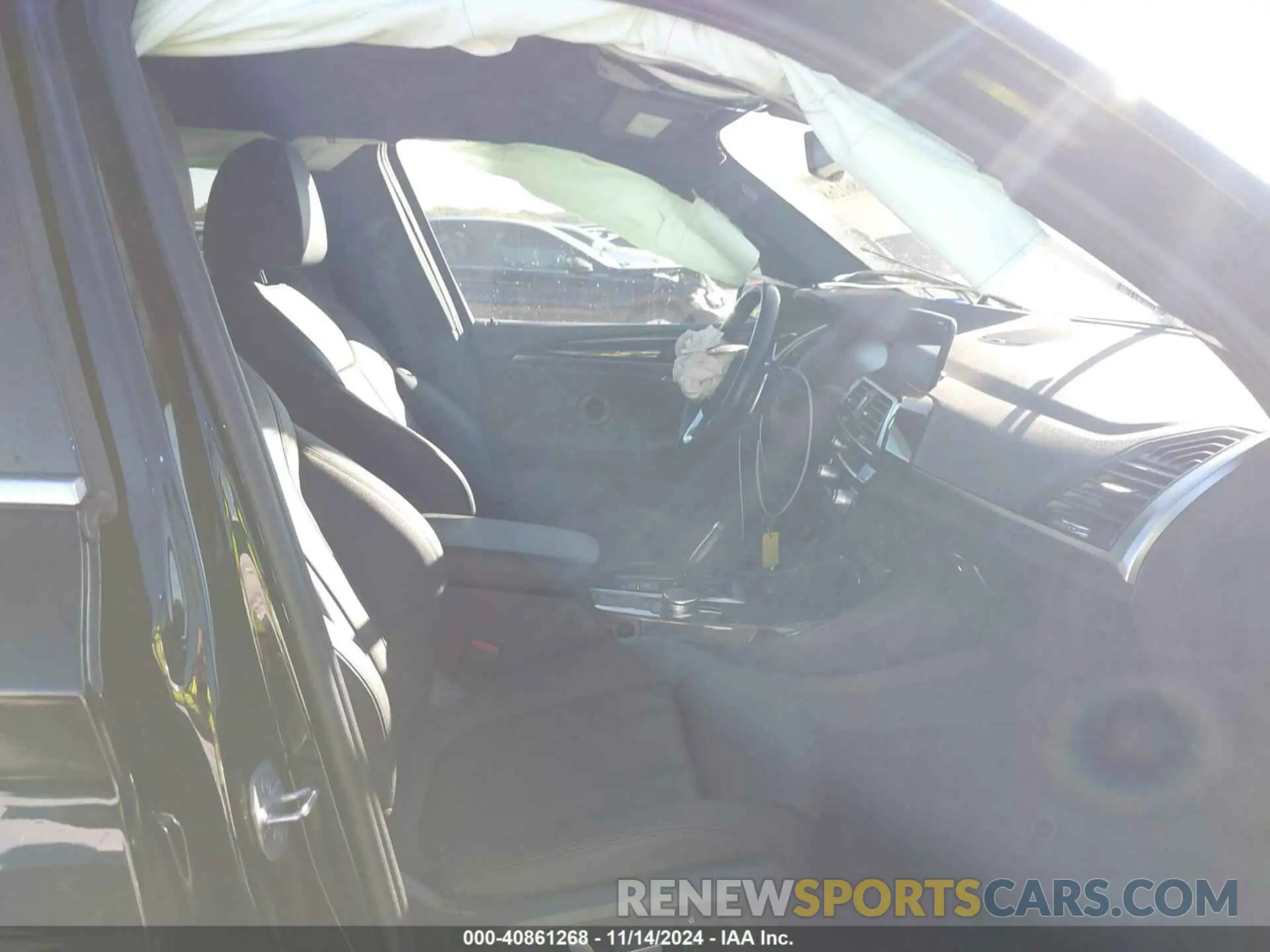 5 Photograph of a damaged car 5UXTY3C03LLE54749 BMW X3 2020