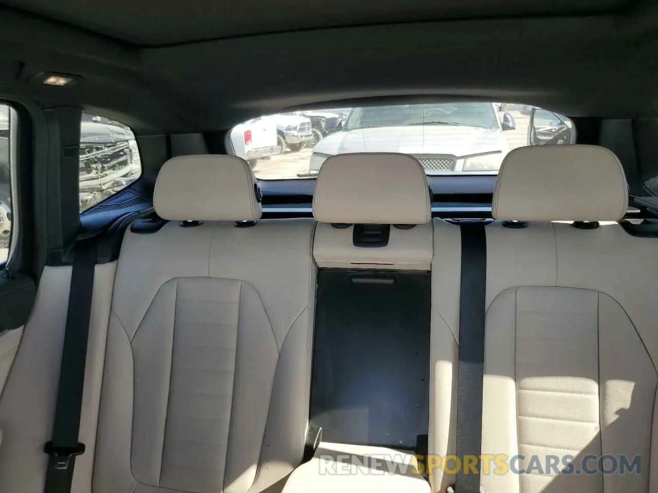 10 Photograph of a damaged car 5UXTY3C03LLU70530 BMW X3 2020