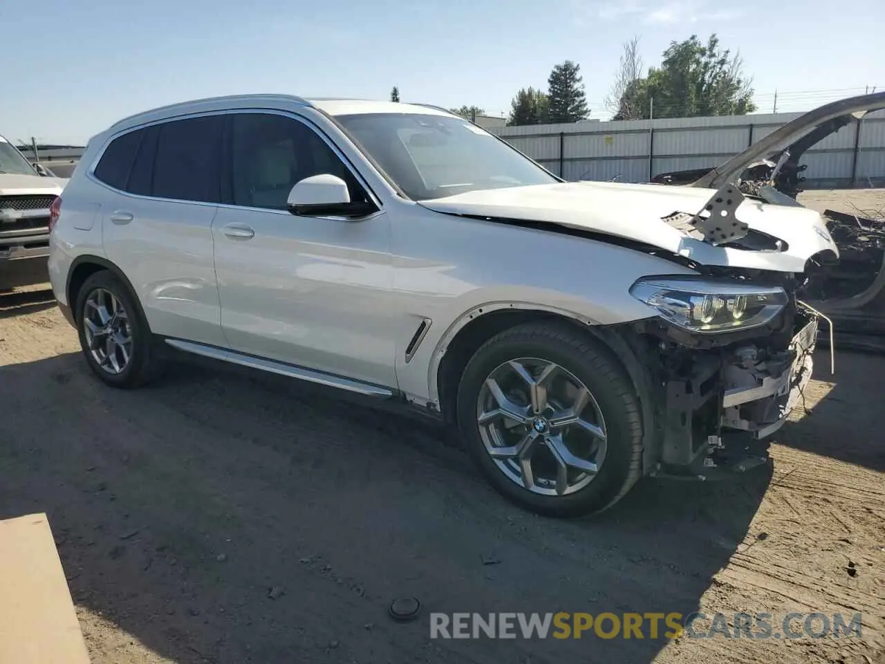 4 Photograph of a damaged car 5UXTY3C03LLU70530 BMW X3 2020