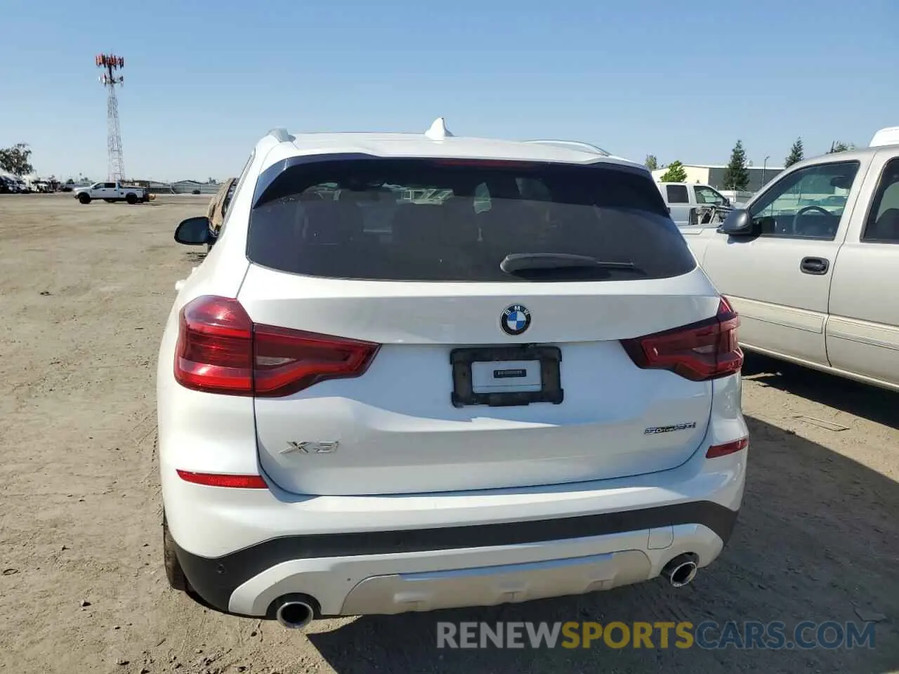 6 Photograph of a damaged car 5UXTY3C03LLU70530 BMW X3 2020