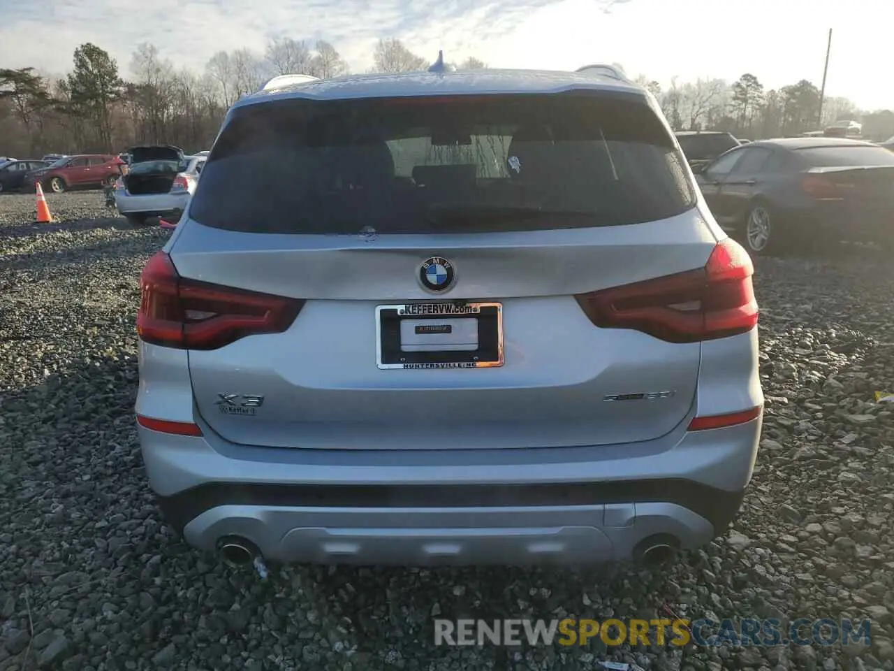 6 Photograph of a damaged car 5UXTY3C03LLU70804 BMW X3 2020
