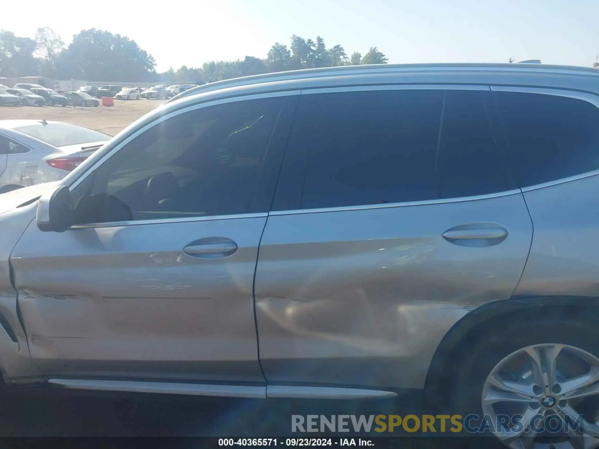 14 Photograph of a damaged car 5UXTY3C03LLU71130 BMW X3 2020