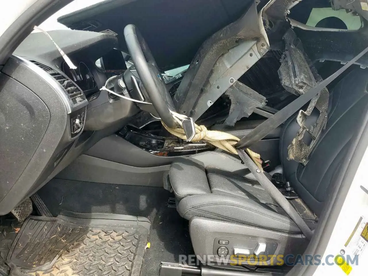 7 Photograph of a damaged car 5UXTY3C05L9B81973 BMW X3 2020