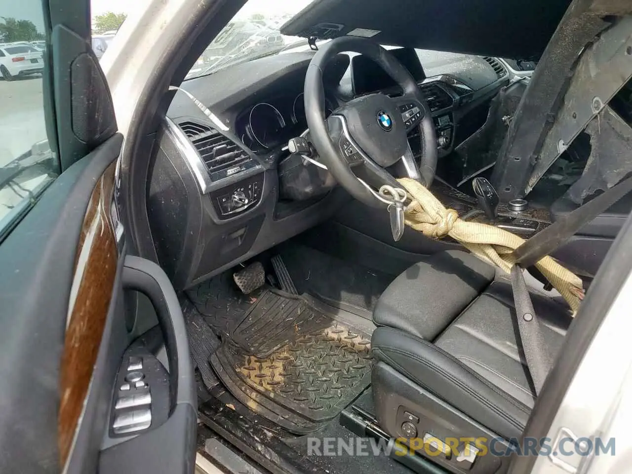 8 Photograph of a damaged car 5UXTY3C05L9B81973 BMW X3 2020