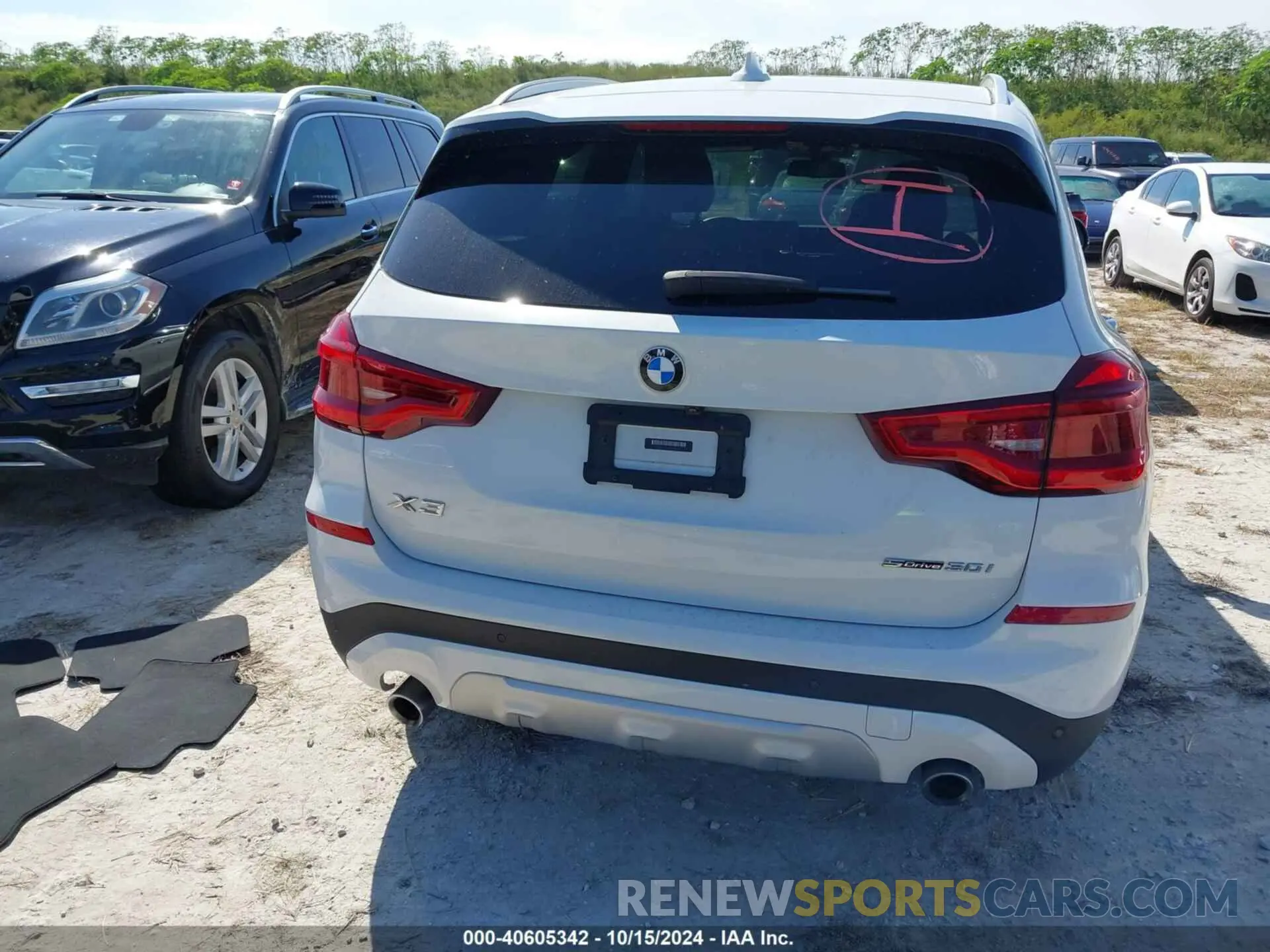 16 Photograph of a damaged car 5UXTY3C05L9C87730 BMW X3 2020