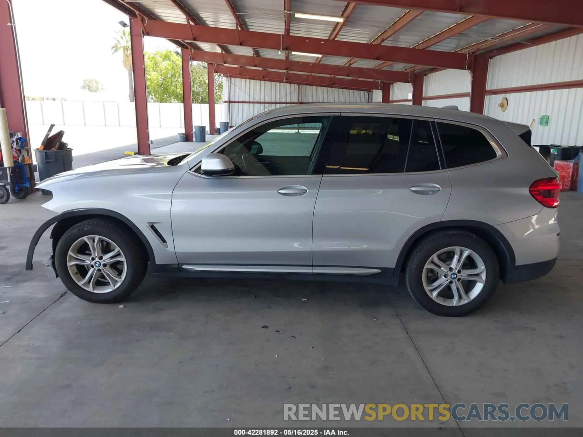 15 Photograph of a damaged car 5UXTY3C05LLE55644 BMW X3 2020