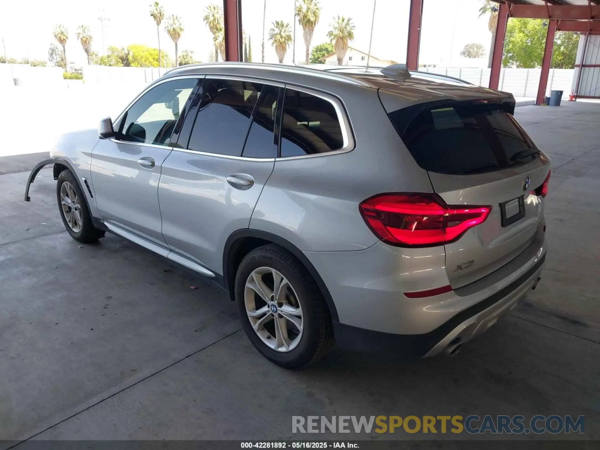 3 Photograph of a damaged car 5UXTY3C05LLE55644 BMW X3 2020