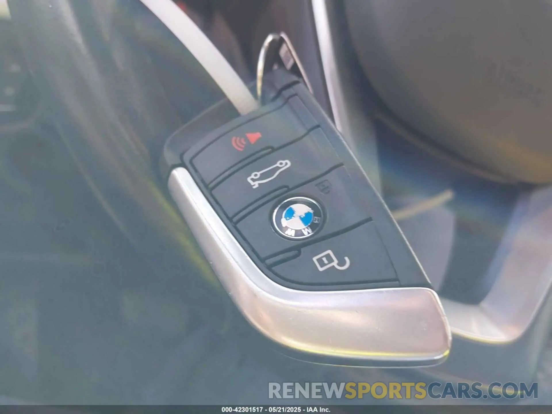 11 Photograph of a damaged car 5UXTY3C05LLU70867 BMW X3 2020