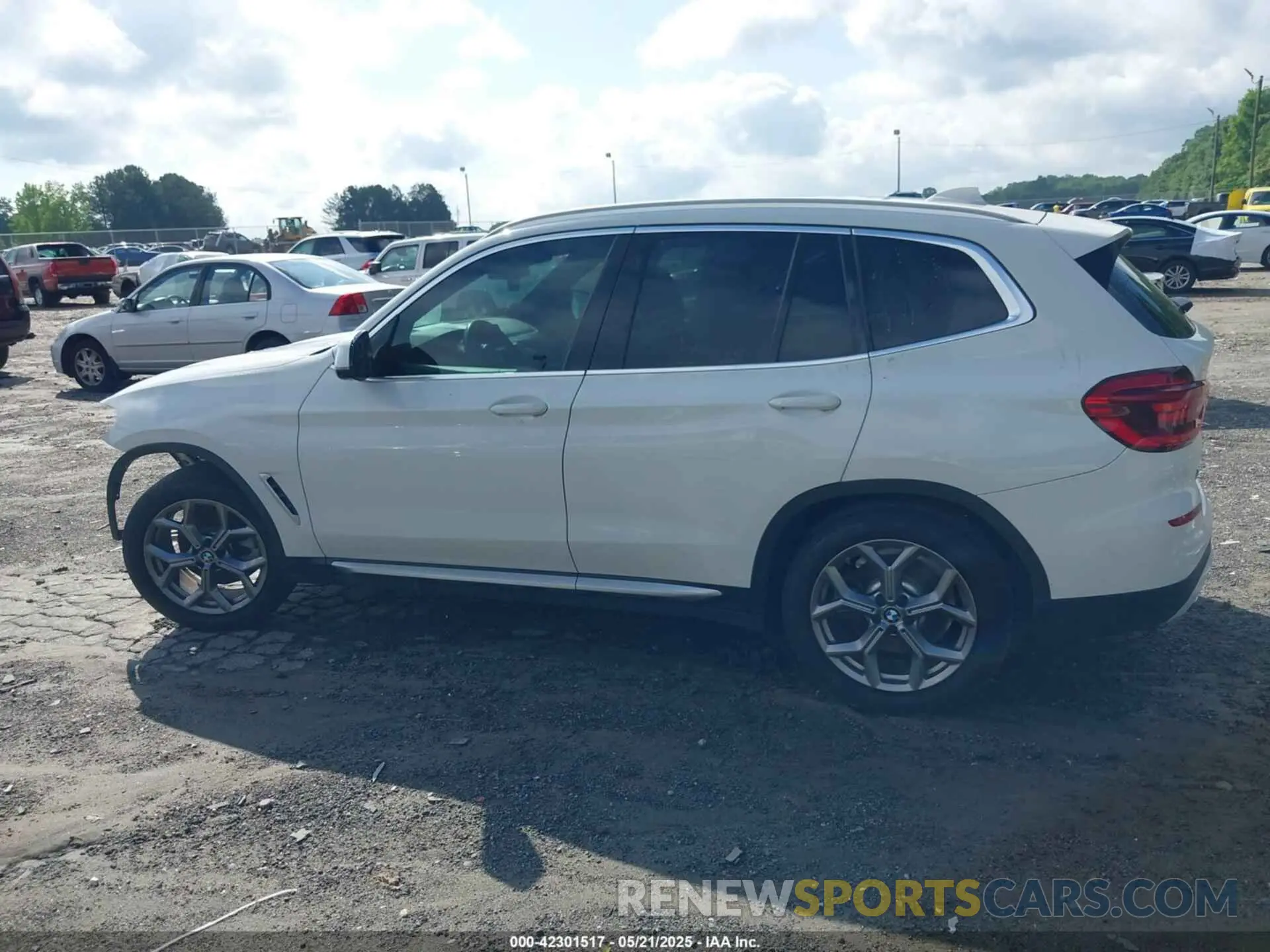 15 Photograph of a damaged car 5UXTY3C05LLU70867 BMW X3 2020