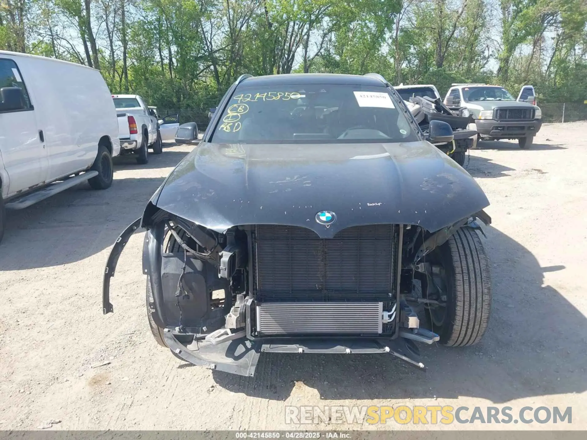 13 Photograph of a damaged car 5UXTY3C06LLU69498 BMW X3 2020