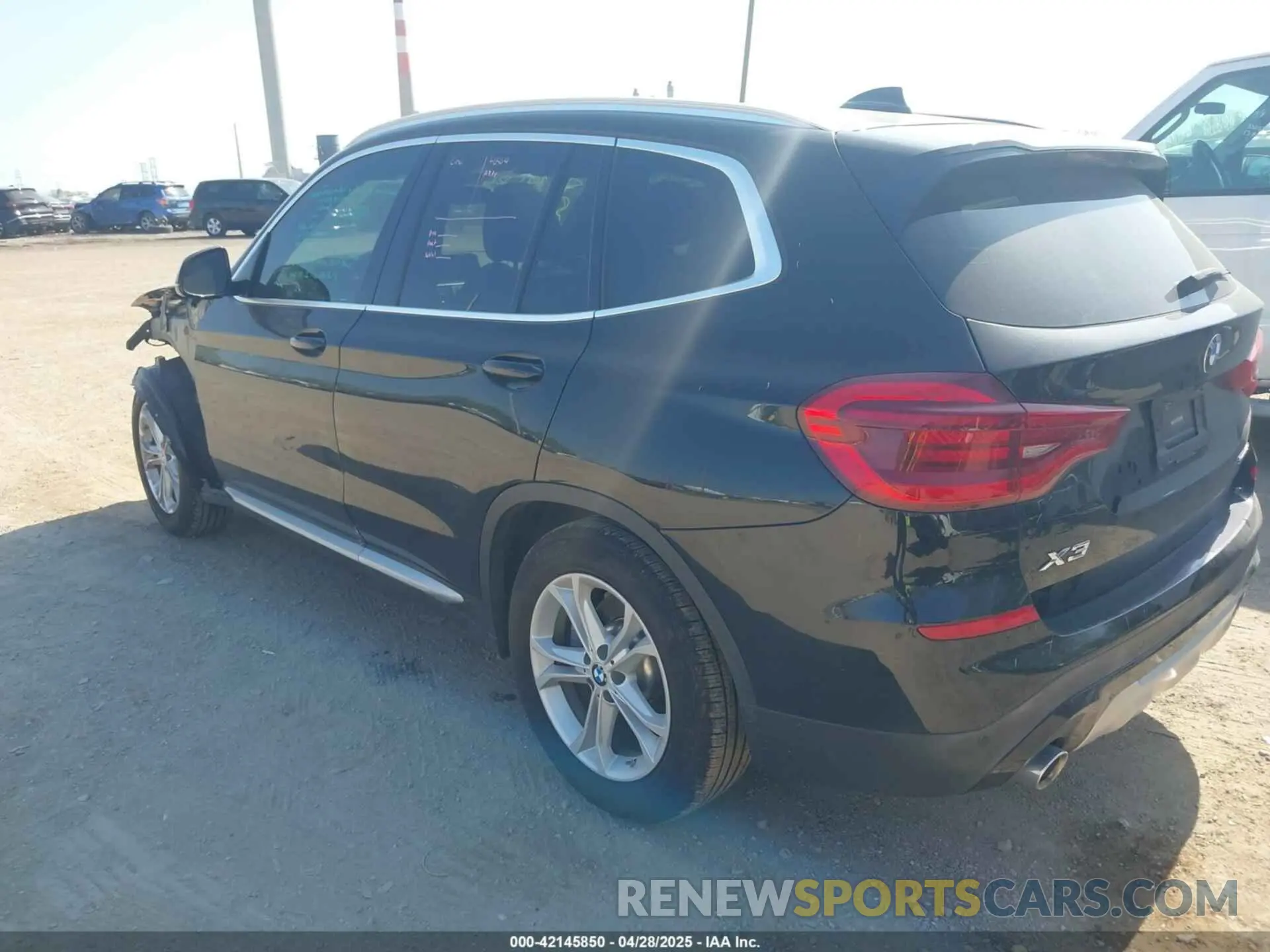 3 Photograph of a damaged car 5UXTY3C06LLU69498 BMW X3 2020