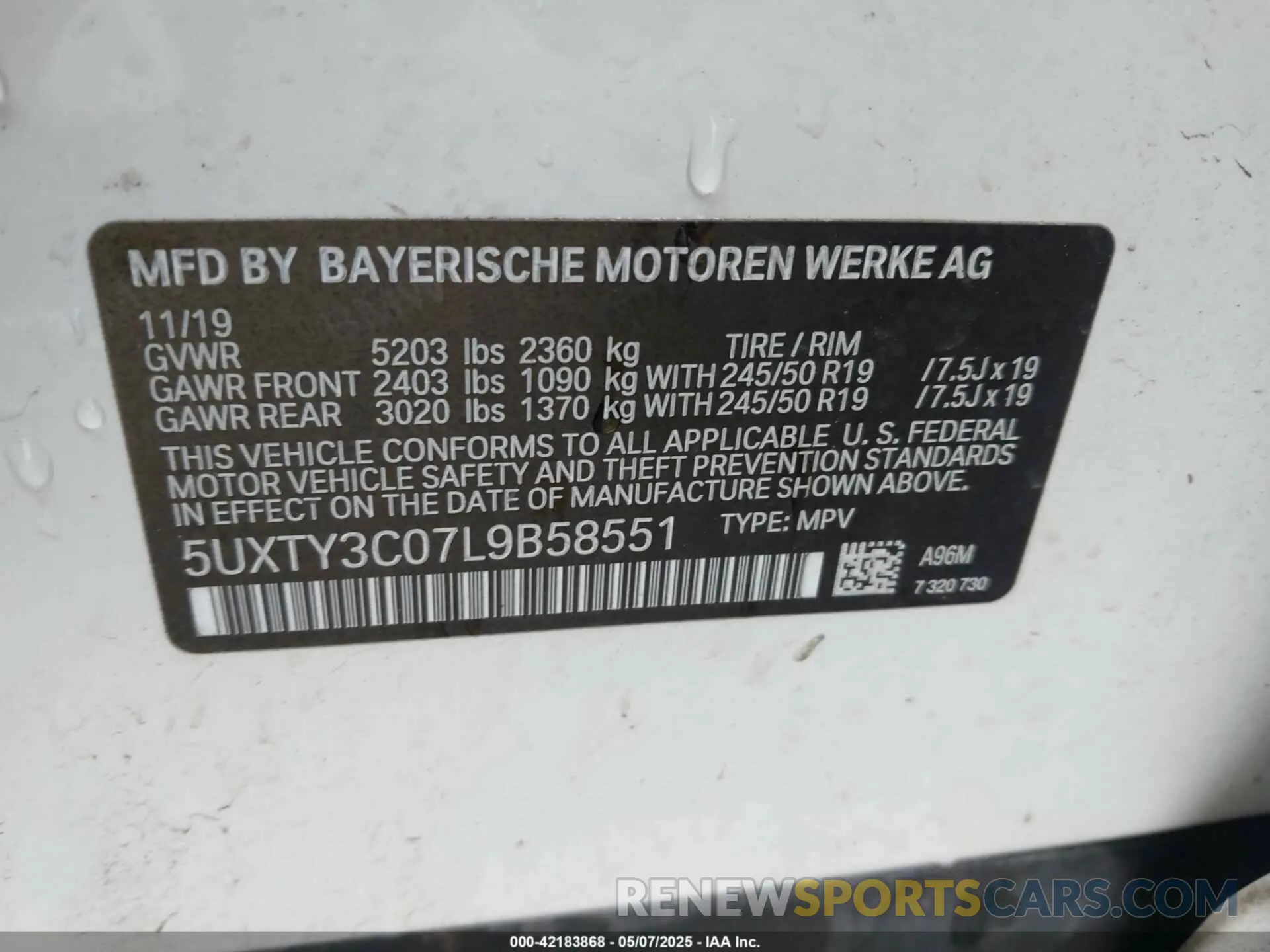 9 Photograph of a damaged car 5UXTY3C07L9B58551 BMW X3 2020