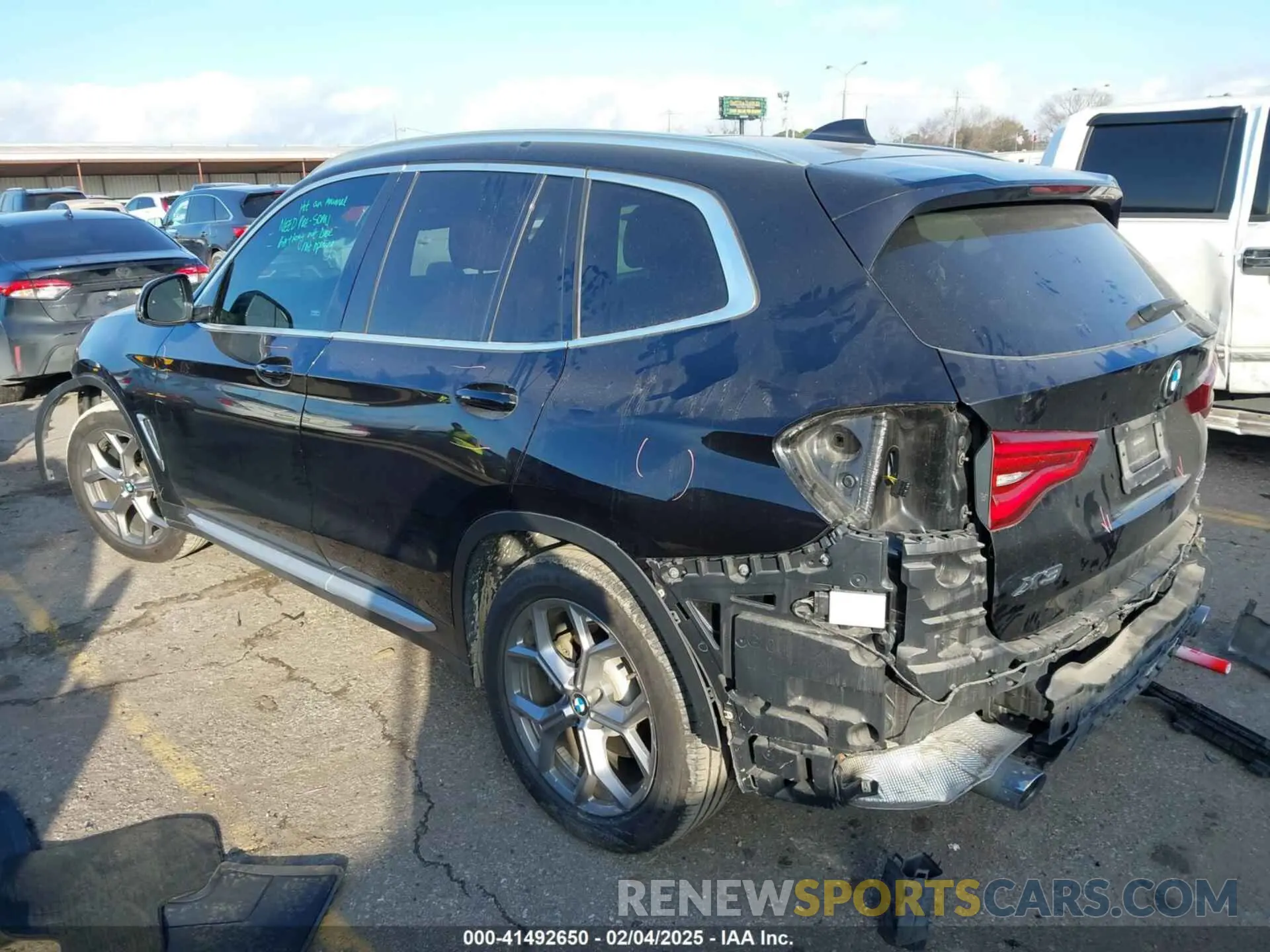 3 Photograph of a damaged car 5UXTY3C07LLU70420 BMW X3 2020