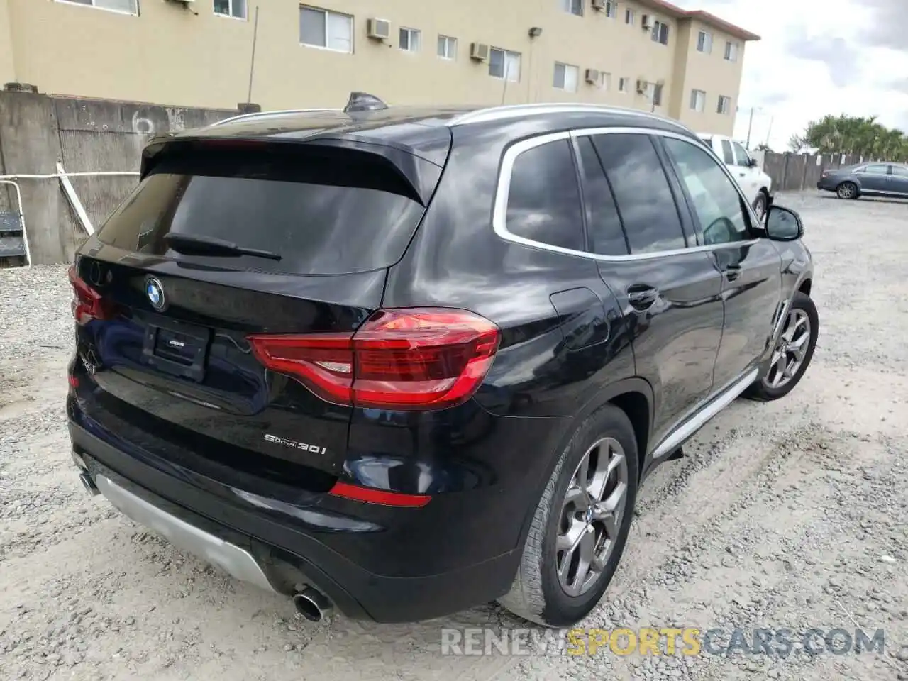 4 Photograph of a damaged car 5UXTY3C08L9D10045 BMW X3 2020