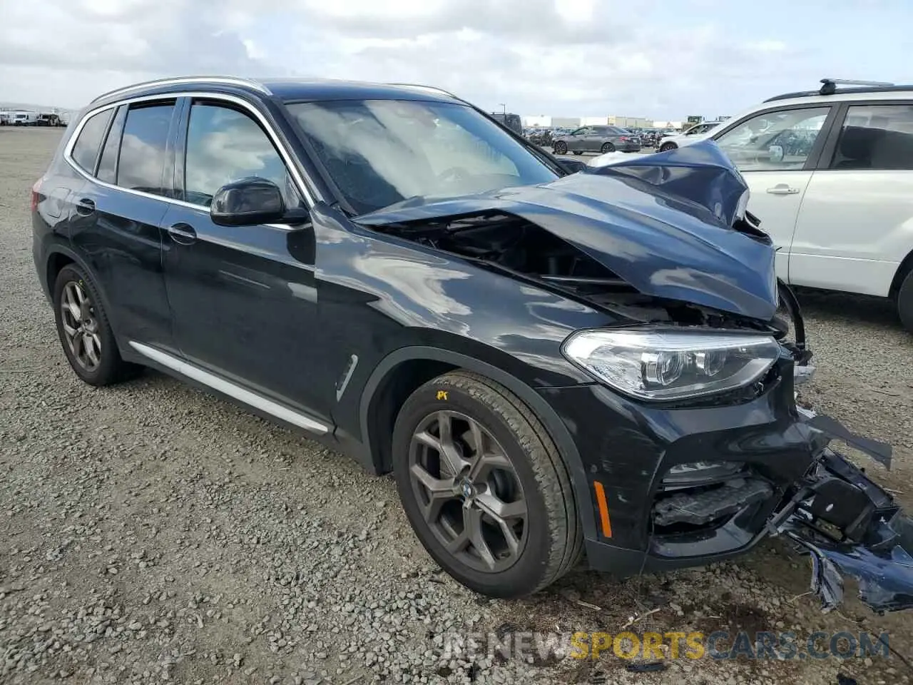 4 Photograph of a damaged car 5UXTY3C08L9D26522 BMW X3 2020