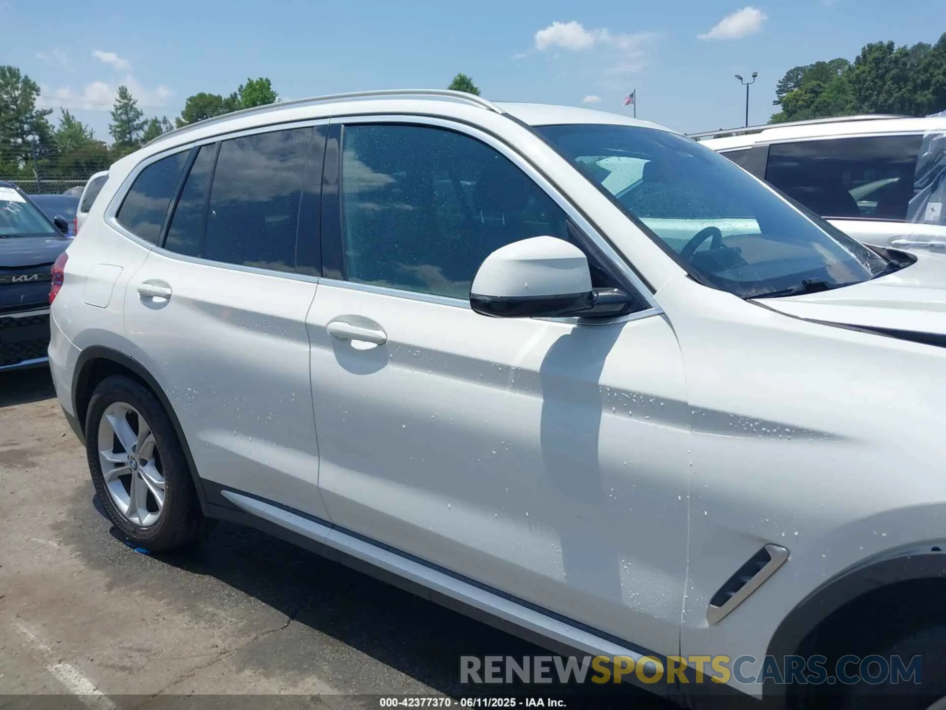 13 Photograph of a damaged car 5UXTY3C08LLE55346 BMW X3 2020