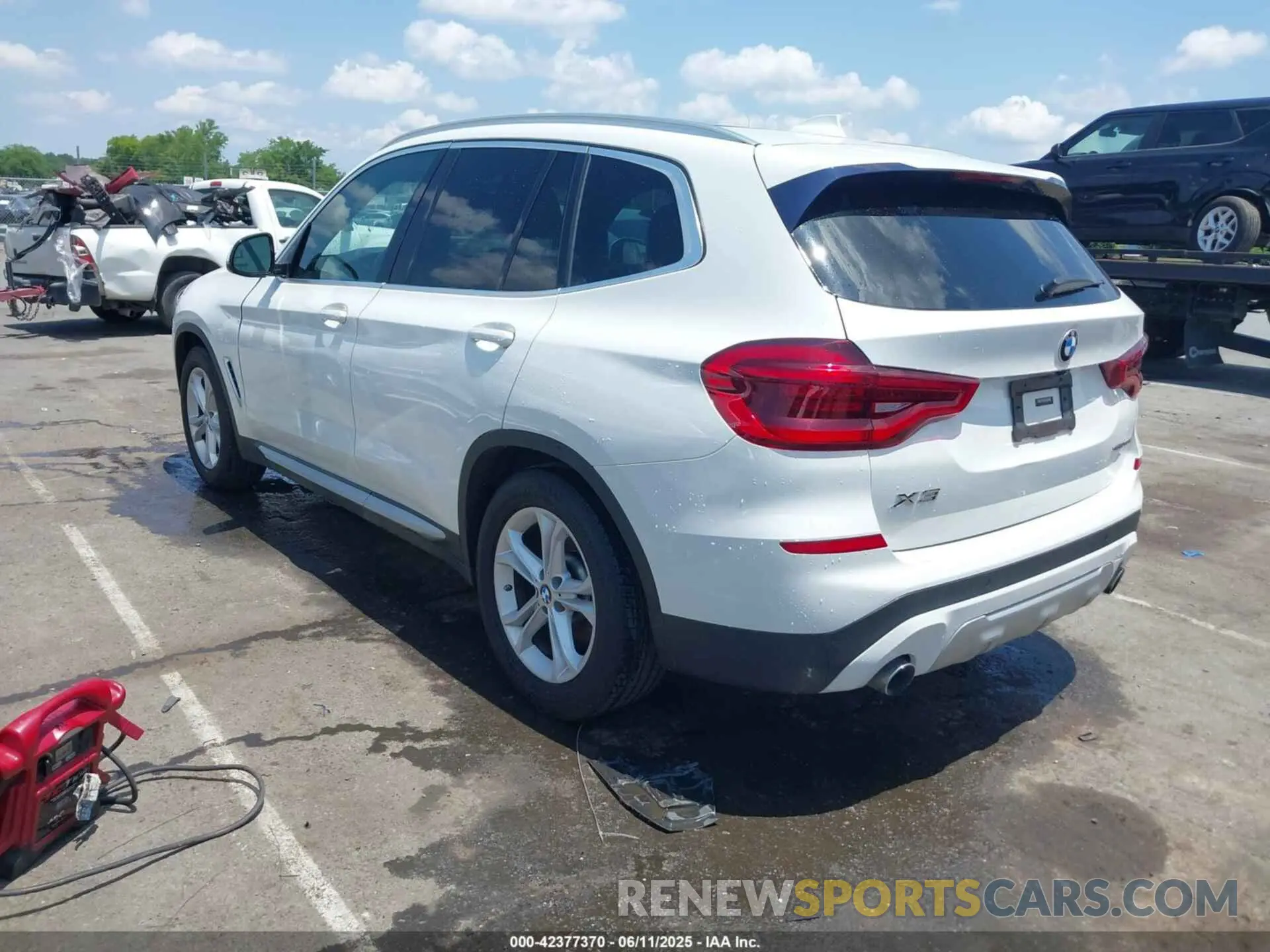 3 Photograph of a damaged car 5UXTY3C08LLE55346 BMW X3 2020