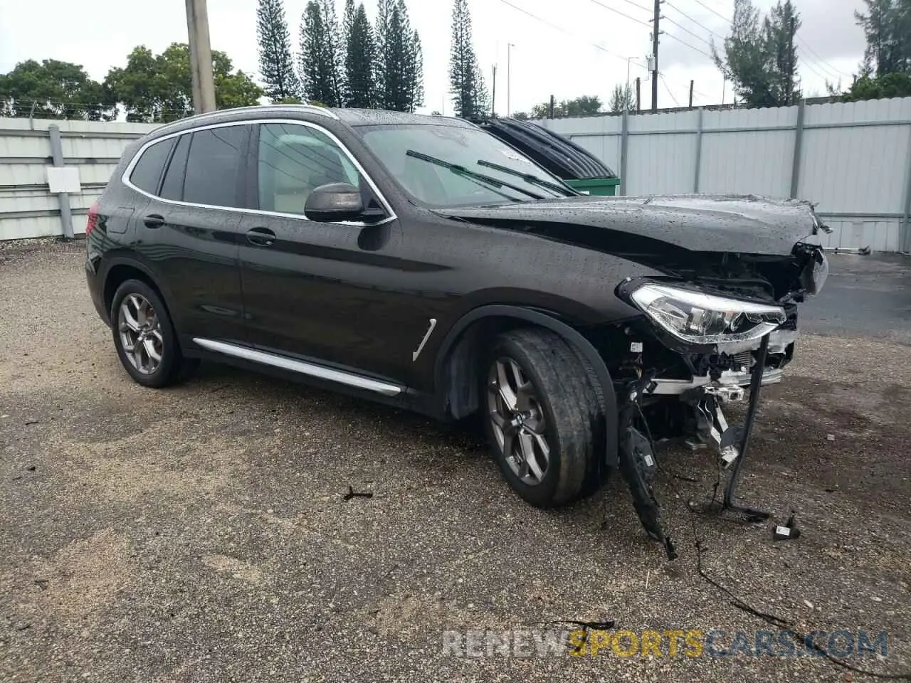 4 Photograph of a damaged car 5UXTY3C09LLU72170 BMW X3 2020
