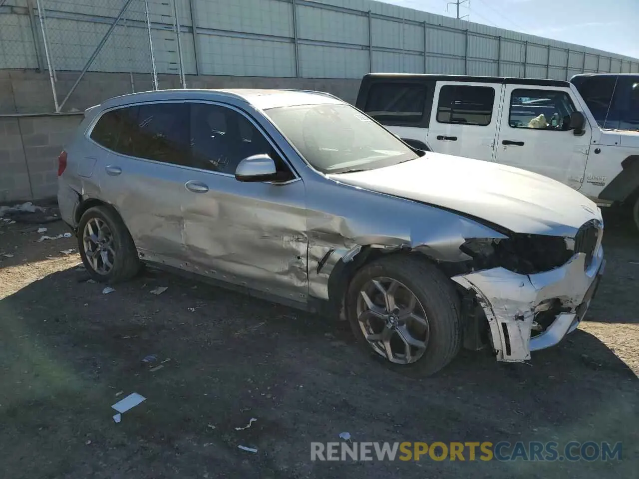 4 Photograph of a damaged car 5UXTY3C0XLLU70914 BMW X3 2020