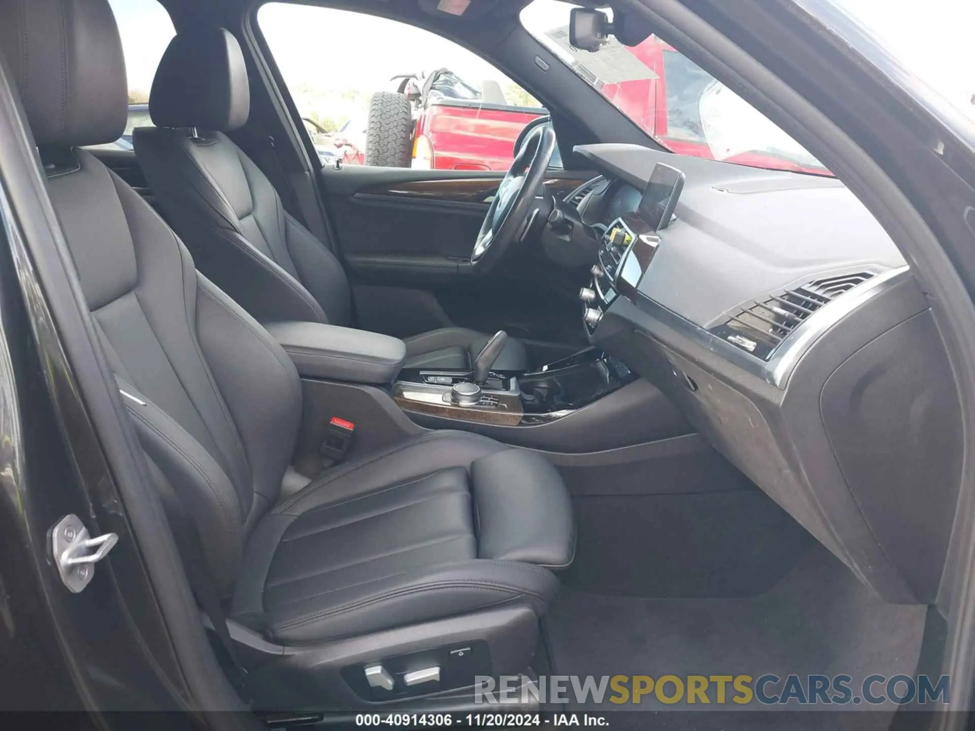 5 Photograph of a damaged car 5UXTY3C0XLLU72629 BMW X3 2020
