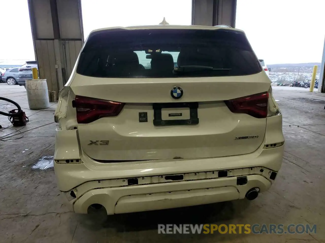 6 Photograph of a damaged car 5UXTY5C01L9C00952 BMW X3 2020