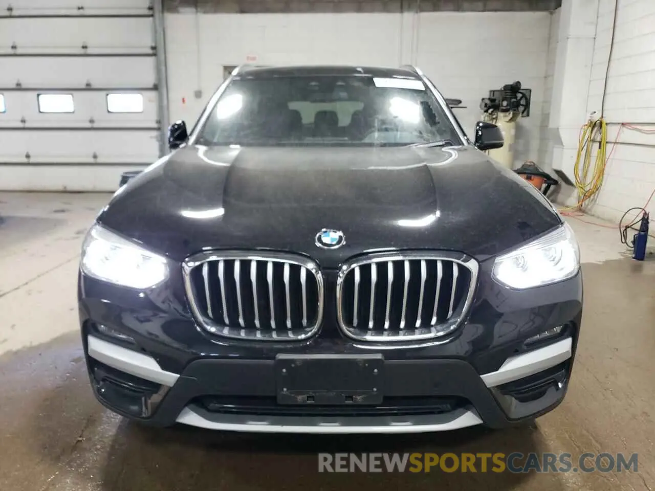5 Photograph of a damaged car 5UXTY5C01L9D03594 BMW X3 2020