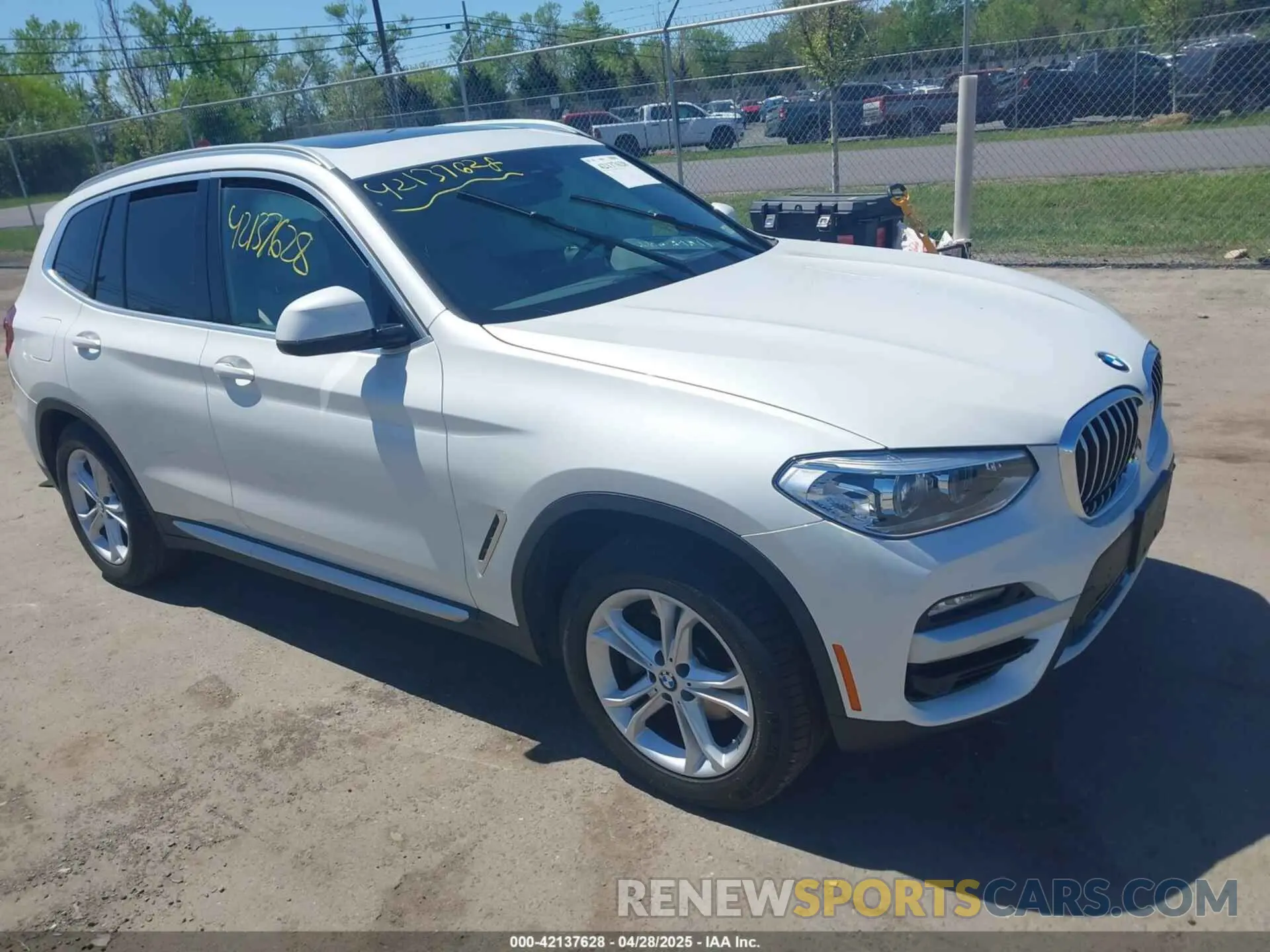 1 Photograph of a damaged car 5UXTY5C01LLT32755 BMW X3 2020