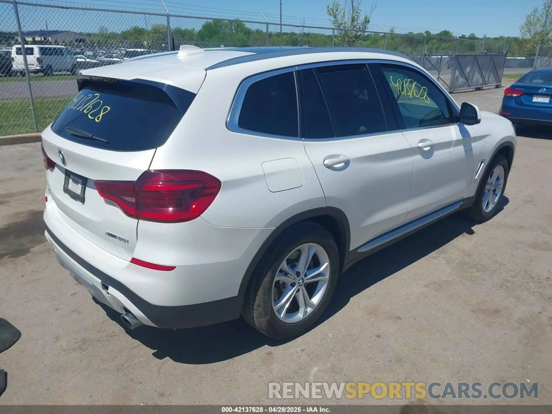 4 Photograph of a damaged car 5UXTY5C01LLT32755 BMW X3 2020