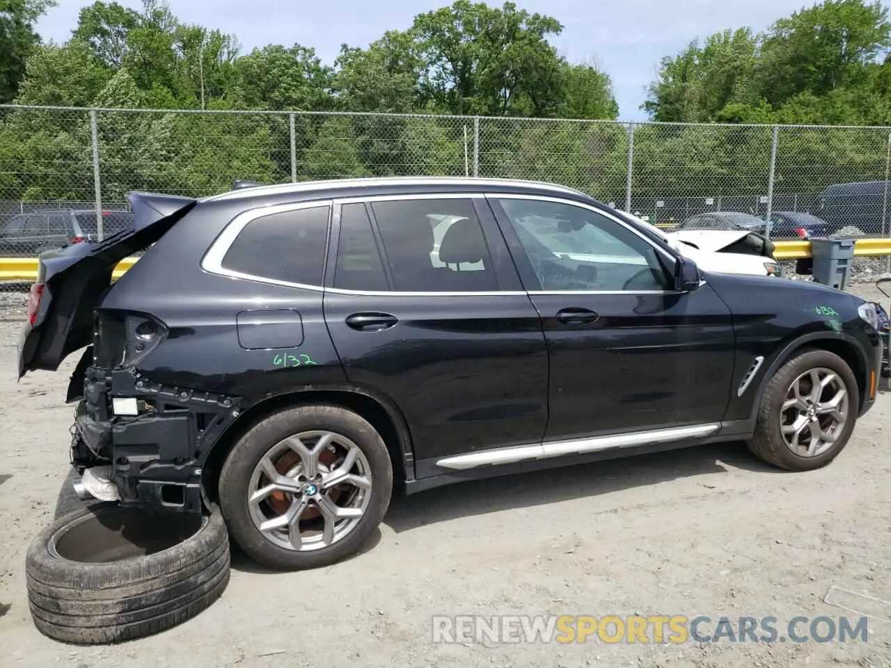 3 Photograph of a damaged car 5UXTY5C01LLT34635 BMW X3 2020