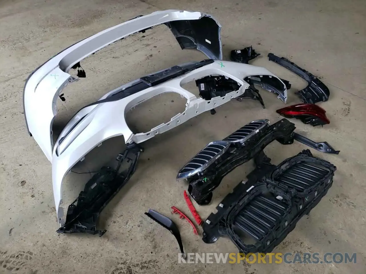 13 Photograph of a damaged car 5UXTY5C02L9C03889 BMW X3 2020