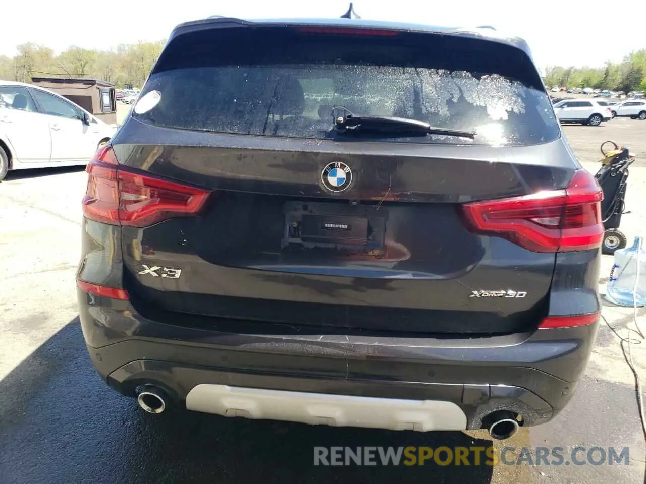 6 Photograph of a damaged car 5UXTY5C02L9C29098 BMW X3 2020