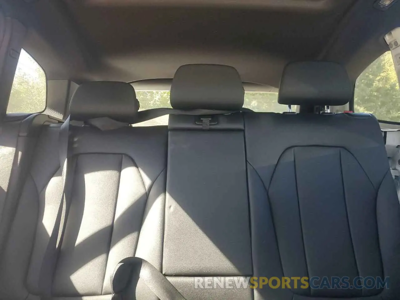 10 Photograph of a damaged car 5UXTY5C02L9D50181 BMW X3 2020