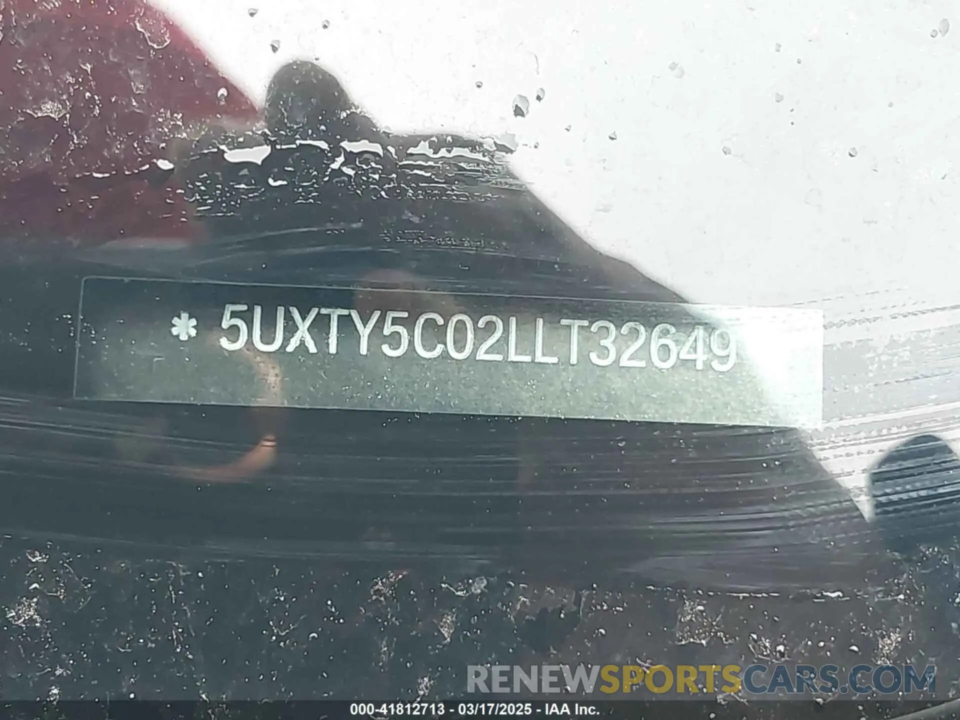 17 Photograph of a damaged car 5UXTY5C02LLT32649 BMW X3 2020