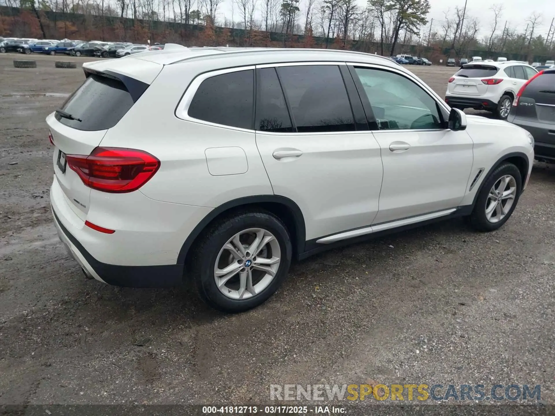 4 Photograph of a damaged car 5UXTY5C02LLT32649 BMW X3 2020