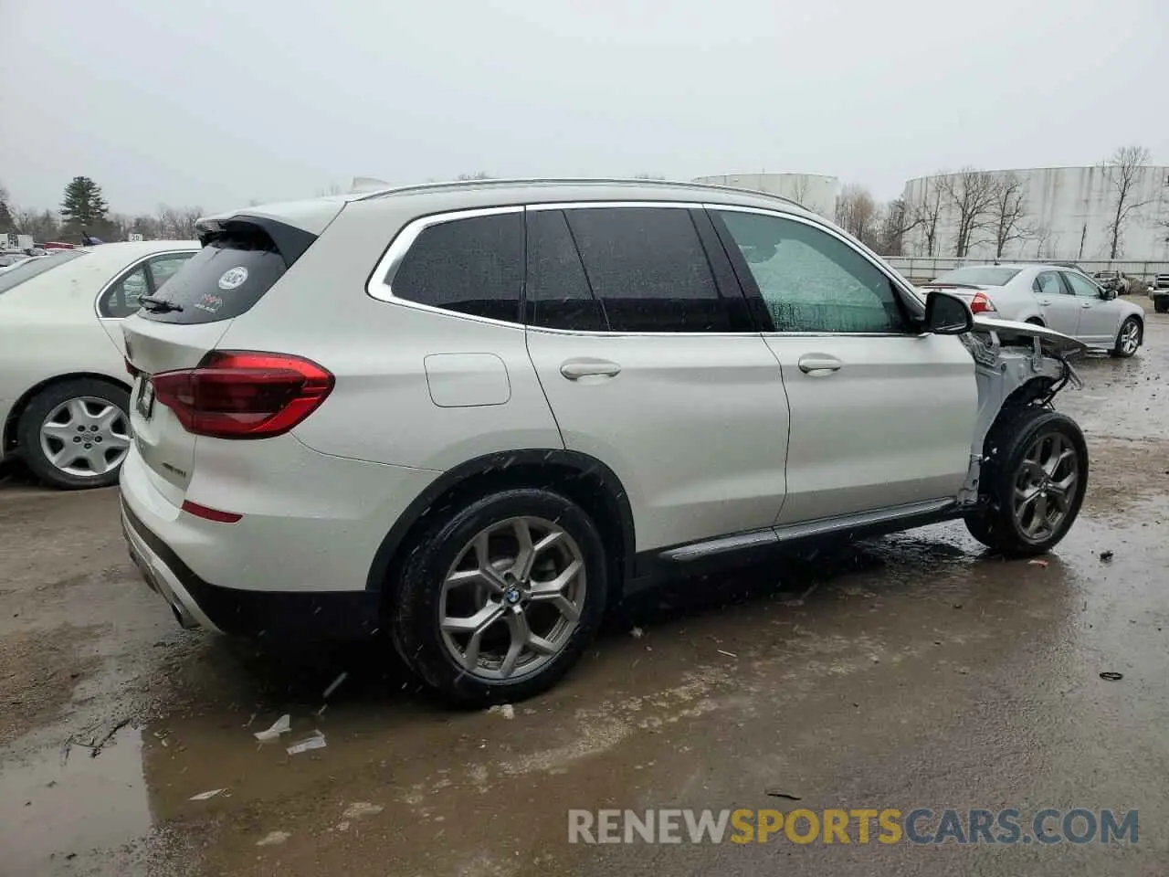 3 Photograph of a damaged car 5UXTY5C02LLT32702 BMW X3 2020
